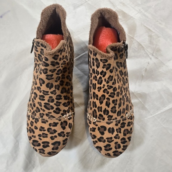 Skechers Shoes - Skechers Leopard Print Faux Fur Lined Ankle Booties Side Zip Women's 8.5